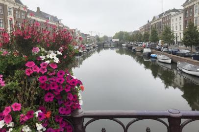 Canal em Haarlem, na Holanda.