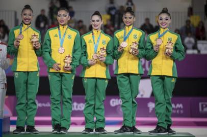  03.08.2019 - Jogos Panamericanos Lima 2019 - Lima (PER) - Equipe brasileira Beatriz da Silva, Vitória Guerra, Deborah Medrado, Nicole Pircio e Camila Rossi, conquistam a medalha de bronze na prova de Ginástica Rítimica por equipe no Polo esportivo Villa El Salvador Foto: ©Jonne Roriz/COBLocal: LimaFonte: Jonne Roriz/COB