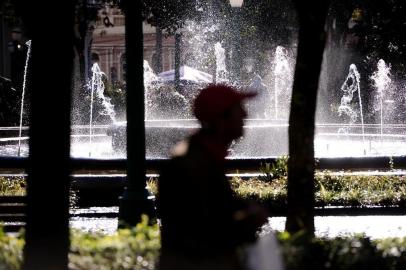  CAXIAS DO SUL, RS, BRASIL (05/08/2019)Baixas temperaturas e sol no centro de Caxias do Sul. (Antonio Valiente/Agência RBS)