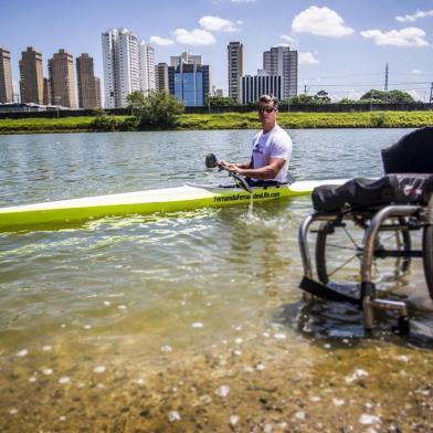 Fernando Fernandes poses for a portrait for the Wings For Life World Run at Sao Paulo, Brazil on January 27th, 2014 // Fabio Piva/Red Bull Content Pool // P-20140129-00134 // Usage for editorial use only // Please go to www.redbullcontentpool.com for further information. //