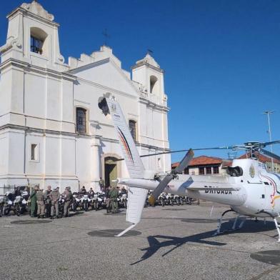 Operação Cavalo de Aço da Brigada Militar resulta em dois presos em Viamão.