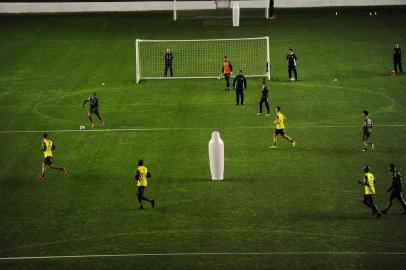  CAXIAS DO SUL, RS, BRASIL, 06/08/2019. Treino noturno do Juventude. Técnico Marquinhos Santos orientou a equipe no estádio Alfredo Jaconi. O Ju está disputatndo a série C do Campeonato Brasileiro. (Porthus Junior/Agência RBS)