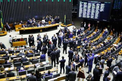 Câmara abre sessão para votar 2º turno da PEC da Previdência