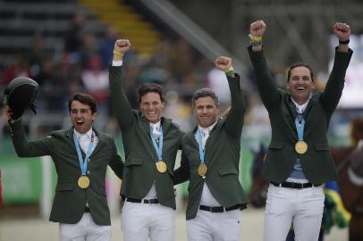  07.08.2019 - Jogos Panamericanos Lima 2019 - Lima (PER) - Escola de Equitacao do Exercito - Hipismo - Equipes - Final - Na foto: Equipe Brasileira vence a medalha de ouro - Foto: Alexandre Loureiro/COBIndexador: Alexandre Loureiro/COBFotógrafo: Alexandre Loureiro/COB