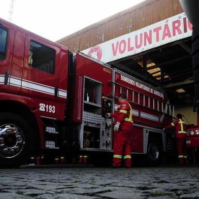  GARIBALDI, RS, BRASIL, 02/07/2018 - Bombeiros voluntários da região dedicam tempo livre para salvar vidas. (Marcelo Casagrande/Agência RBS)