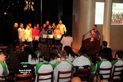  CAXIAS DO SUL, RS, BRASIL, 07/08/2019. O Recreio da Juventude realizou cerimônia para premiar e homenagear os atletas do clube que venceram competições estaduais e nacionais, além dos esportistas que foram convocados para seleções gaúchas e nacionais. (Porthus Junior/Agência RBS)