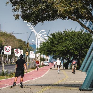  PORTO ALEGRE, RS, BRASIL, 09/05/2019: Clima - Fotos para matéria de tempo em Porto Alegre. Na orla do guaíba. (Foto: Omar Freitas / Agência RBS)Indexador: NGS