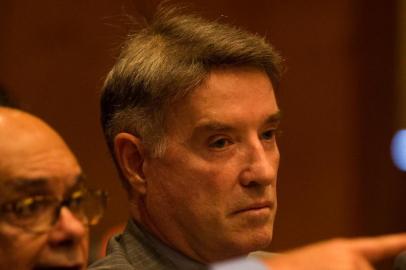 AudiÃªncia Eike Batista, no RioRIO DE JANEIRO, RJ, 18/11/2014: EIKE BATISTA - O empresÃ¡rio Eike Batista, rÃ©u em aÃ§Ã£o da JustiÃ§a Federal do Rio por suspeita de uso de informaÃ§Ã£o privilegiada na comercializaÃ§Ã£o de aÃ§Ãµes da petroleira OGX (atual OGPar), no auditÃ³rio onde ocorre a primeira audiÃªncia do caso. Eike estÃ¡ acompanhado de seus advogados, SÃ©rgio Bermudes e Ary Bergher. (Foto: Ricardo Borges/Folhapress)Local: Rio de Janeiro ;RJ ;BRASIL