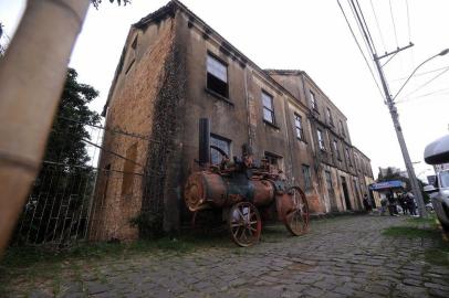  FARROUPILHA, RS, BRASIL, 25/04/2019 - o Moinho Covolan, construção histórica no centro de Farroupilha, que abriga um café e uma associação cultural. O espaço é mantido por um dos descendentes do proprietário original, Gustavo Covolan, com a ajuda da namorada Natália Malfatti. Neste domingo, a Associação realiza o festival cultural Viva Muinho. (Marcelo Casagrande/Agência RBS)