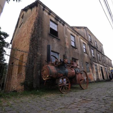  FARROUPILHA, RS, BRASIL, 25/04/2019 - o Moinho Covolan, construção histórica no centro de Farroupilha, que abriga um café e uma associação cultural. O espaço é mantido por um dos descendentes do proprietário original, Gustavo Covolan, com a ajuda da namorada Natália Malfatti. Neste domingo, a Associação realiza o festival cultural Viva Muinho. (Marcelo Casagrande/Agência RBS)