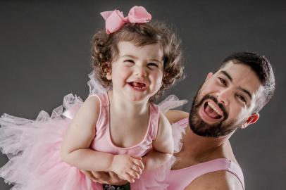 Fotos feitas por Vana Rodrigues do pai Agnaldo da Silva Vieira, de Capão da Canoa, com a filha Marina