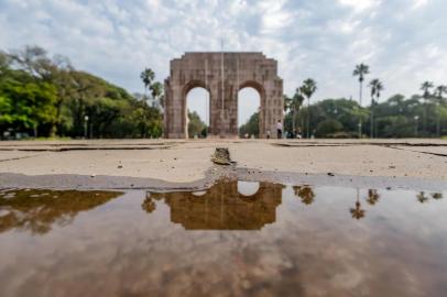  PORTO ALEGRE, RS, BRASIL, 09/08/2019: Fotos para matéria de clima em Porto Alegre. Redenção. (Foto: Omar Freitas / Agência RBS)Indexador: NGS