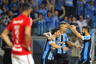  PORTO ALEGRE, RS, BRASIL - 09-08-2015 - Grêmio e Inter se enfrentam na Arena, pela 17ª rodada do Brasileirão. Gre-Nal de 407 (FOTO: DIEGO VARA/AGÊNCIA RBS)Jogador Luan faz o terceiro gol da partida, Inter 0x3 Grêmio