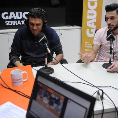  CAXIAS DO SUL, RS, BRASIL, 09/08/2019 - Programa show dos esportes na rádio gaúcha serra, com os convidados, Brandão e Brandãozinho, pai e filho, ex-jogadores do Caxias. Apresentação de Eduardo Costa e Rpdrigo Coedeiro. (Marcelo Casagrande/Agência RBS)