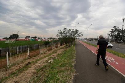  PORTO ALEGRE, RS, BRASIL, 09/08/2019: Pauta sobre contrução de muro no CT do inter. (Foto: Omar Freitas / Agência RBS)Indexador: NGS