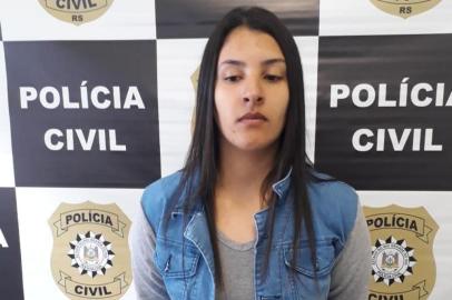 A Polícia Civil, por meio da DRACO de Caxias do Sul, sob a coordenação do delegado Adriano Linhares, prendeu no dia de hoje, BRUNA LOPES DA SILVA de 24 anos, que possui em seu desfavor mandado de prisão definitiva com pena de 15 anos no regime fechado. A presa foi condenada pelos crimes de tráfico de drogas, associação ao tráfico e corrupção de menores e estava foragida desde o mês passado.