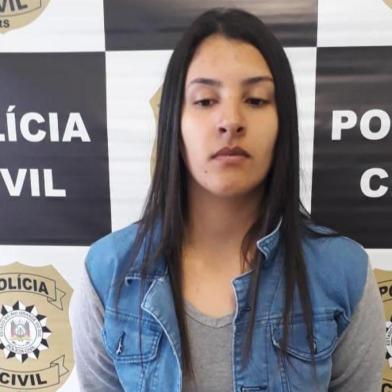 A Polícia Civil, por meio da DRACO de Caxias do Sul, sob a coordenação do delegado Adriano Linhares, prendeu no dia de hoje, BRUNA LOPES DA SILVA de 24 anos, que possui em seu desfavor mandado de prisão definitiva com pena de 15 anos no regime fechado. A presa foi condenada pelos crimes de tráfico de drogas, associação ao tráfico e corrupção de menores e estava foragida desde o mês passado.