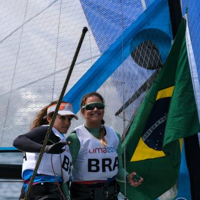 Martine Grael e Kahena Kunze dão novo ouro para o Brasil na vela