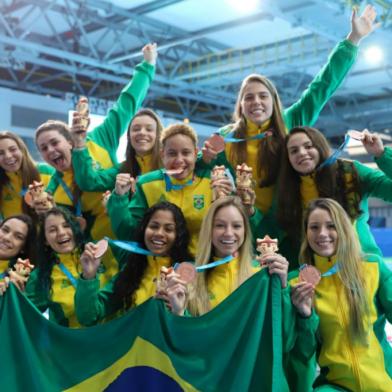 Brasil vence Cuba e fica com o bronze no polo aquático feminino