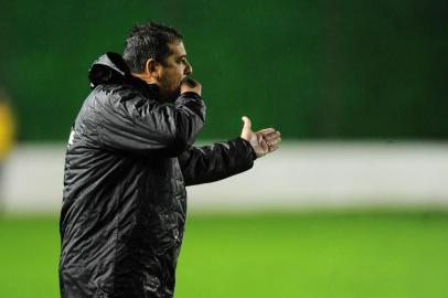 CAXIAS DO SUL, RS, BRASIL, 08/08/2019. Juventude x Tombense, jogo válido pela 16ª rodada do Grupo B da série C do Campeonato Brasileiro e realizado no estádio Alfredo Jaconi. Na foto, técnico do Juventude, Marquinhos Santos. (Porthus Junior/Agência RBS)