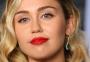 Após separação, Miley Cyrus lança música melancólica e reclama de vícios do ex-marido; ouça