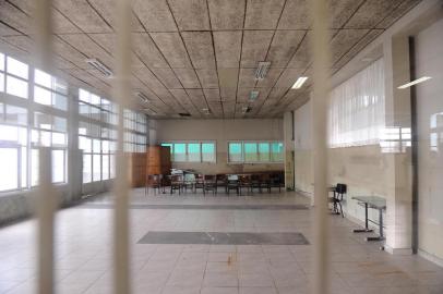  CAXIAS DO SUL, RS, BRASIL (08/08/2019)Os problemas enfrentados atualmente pelo Instituto Cristóvão de Mendoza tem relação com a forma como sucessivas gestões lidaram com a manutenção do prédio. Na foto, antigo bar que está inacessível e exige reforma do telhado. (Antonio Valiente/Agência RBS)