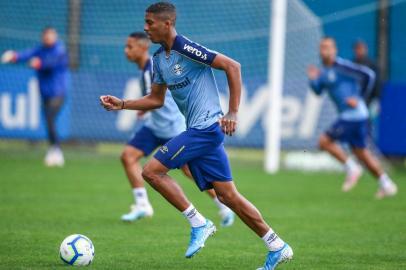 Treino Gremio Jogadores do Gremio realizam treino durante a tarde desta segunda-feira no CT Luiz Carvalho. Jean PyerreEditoria: SPOIndexador: Lucas UebelSecao: futebolFonte: Gremio.netFotógrafo: Treino Gremio 