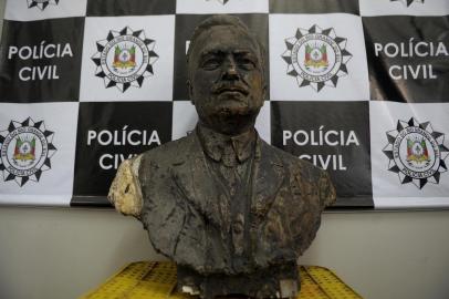  CAXIAS DO SUL, RS, BRASIL, 13/08/2019Busto roubado está na delegacia da Polícia Cívil em Caxias do Sul. (Lucas Amorelli/Agência RBS)