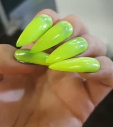 Unhas postiças da Anitta