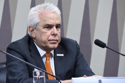 Data: 13/08/2019Comissão de Serviços de Infraestrutura (CI) realiza audiência pública interativa com o presidente da Petrobras para discutir privatização de refinarias e fábricas de fertilizantes da estatal.À mesa, presidente da Petrobras, Roberto Castello Branco.Foto: Jane de AraÃºjo/AgÃªncia Senado