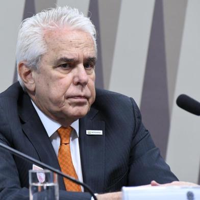 Data: 13/08/2019Comissão de Serviços de Infraestrutura (CI) realiza audiência pública interativa com o presidente da Petrobras para discutir privatização de refinarias e fábricas de fertilizantes da estatal.À mesa, presidente da Petrobras, Roberto Castello Branco.Foto: Jane de AraÃºjo/AgÃªncia Senado