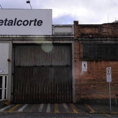  CAXIAS DO SUL, RS, BRASIL,  13/08/2019 -  Portões fechados. Decretada falência de empresas do Grupo Voges, que ucupam espaço no prédio da antiga MAESA. (Marcelo Casagrande/Agência RBS)