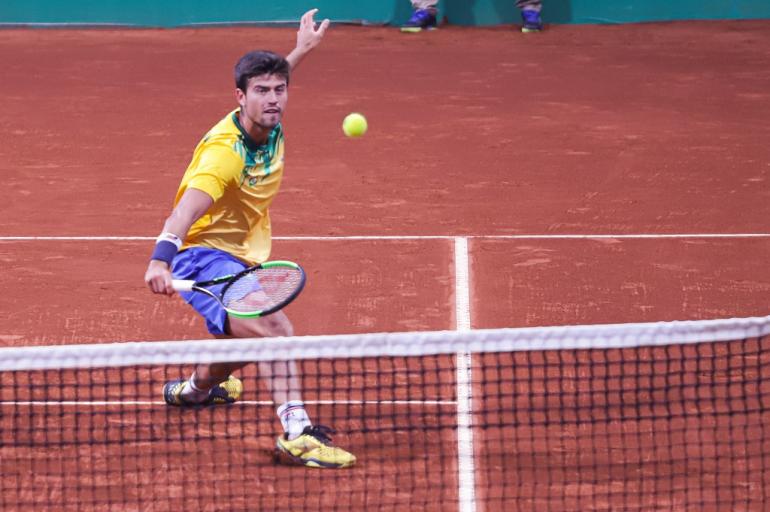 Finalista no Pan, João Menezes quase abandonou o tênis