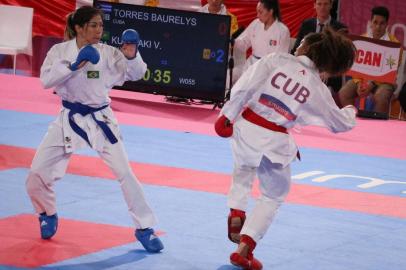  10.08.2019 - Jogos Pan-Americanos Lima 2019 - Lima (PE) - Karatê - Local: Polideportivo Villa El Salvador - Na foto:  Foto: Valéria Kumizaki durante as competiçõees de Karatê  até 55Kg.  Rafael Bello/COBIndexador: Rafael Bello/COBFotógrafo: Rafael Bello/COB