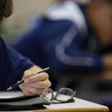  PORTO ALEGRE, RS, BRASIL, 22-11-2017: Turma do 3º ano do Ensino Médio durante prova de Química no Colégio Marista Champagnat. 70% das escolas privadas não terão 3º ano em 2018. O vácuo é decorrente da estreia do 9º ano do Ensino Fundamental em 2016, que abriu uma lacuna de série a cada ano letivo. (Foto: Mateus Bruxel / Agência RBS)