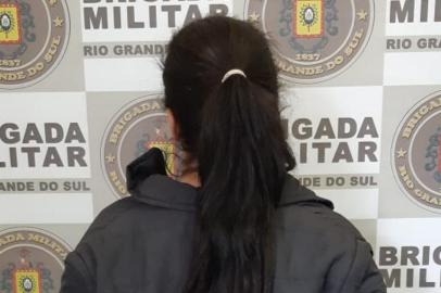 Mulher é presa por tráfico de drogas em Caxia