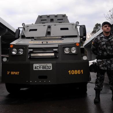  BENTO GONÇALVES, RS, BRASIL (12/08/2019)Brigada Militar de Bento Gonçalves conta com um novo veículo blindado. Após doações, carro-forte foi adaptado para uso policial e será utilizado em situações pontuais, como assaltos a bancos. (Antonio Valiente/Agência RBS)