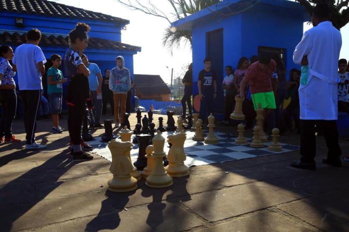 Projeto que ensina xadrez completa dez anos na EMEF Marechal