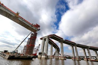  PORTO ALEGRE, RS, BRASIL, 15/08/2019-Canteiro da nova ponte do Guaíba. (FOTOGRAFO: FERNANDO GOMES / AGENCIA RBS)