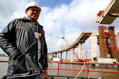  PORTO ALEGRE, RS, BRASIL, 15/08/2019- Perfil dos trabalhadores da nova Ponte do Guaíba. Na foto- José Tenório dos Santos , 63 anos, encarregado especial.(FOTOGRAFO: FERNANDO GOMES / AGENCIA RBS)