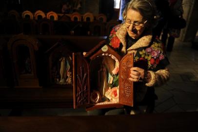  CAXIAS DO SUL, RS, BRASIL, 15/08/2019 - Pastoral das Capelinhas da Visita Domiciliar da Paróquia de São Pelegrino completa 70 anos em Caxias do Sul. Missa com recepção das 136 capelinhas nesta quinta-feira (15) abriu a festa religiosa que segue até domingo (18). NA FOTO: Lygia Scur Brenetta - coordenadora mais antiga viva.  (Marcelo Casagrande/Agência RBS)