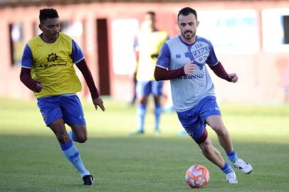  CAXIAS DO SUL, RS, BRASIL (15/08/2019)Treino do Ser Caxias no estádio centenário em caxias do Sul. Na foto, volante Juliano. (Antonio Valiente/Agência RBS)