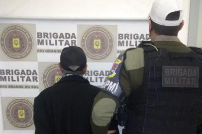 Idoso é preso por porte ilegal de arma em Caxias 