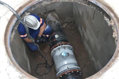 Manutenção na rede deixa bairros da zona norte de Caxias sem água