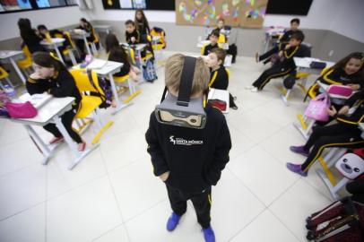  PELOTAS, RS, BRASIL - 2019.08.13 - RS que Inspira: a realidade virtual em Pelotas, no colégio Santa Mônica, alto Laranjal. Especial sobre educação. Na foto: Gabriel Barboza Lhullier (Foto: ANDRÉ ÁVILA/ Agência RBS)