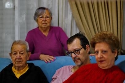  PORTO ALEGRE - BRASIL - Como é a vida de uma família com um paciente esquizofrênico. (FOTO: LAURO ALVES)