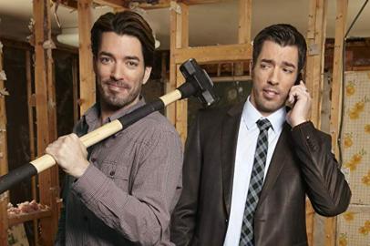 Irmãos à Obra: Drew Scott and Jonathan Silver Scott in Tina & James (2011)