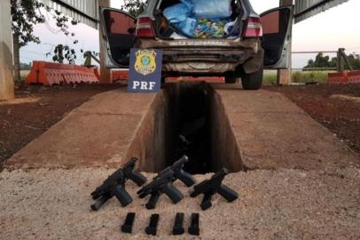 Duas mulheres de Caxias são presas no Paraná com cinco pistolas calibre 9mm escondidas no para-choque de carro 