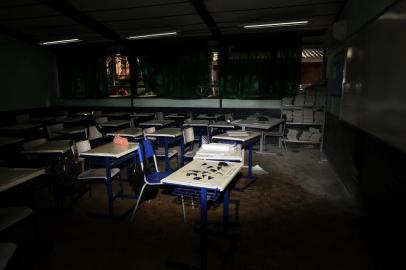  CHARQUEADAS, RS, BRASIL - 22-08-2019: Insituto Estadual de Educação Assis Chateubriand onde jovem feriu três estudantes com golpes de machadinha. O rapaz foi apreendido pela polícia. (Foto: MATEUS BRUXEL/ Agência RBS)