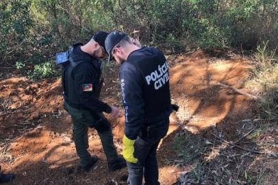 Cemitério clandestino da facção Bala na Cara é localizado no bairro Alto Petrópolis, Zona Leste de Porto Alegre